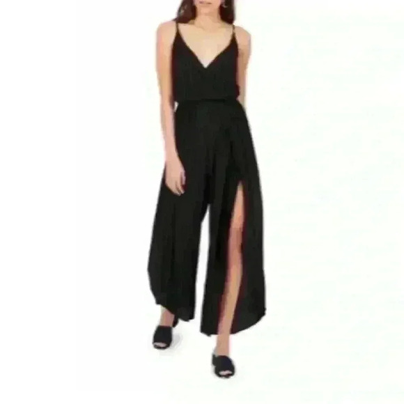 Black Jumpsuit Romper Flowy Open Slit Leg Boho Coastal Beach Resortwear Sz M - Picture 1 of 8